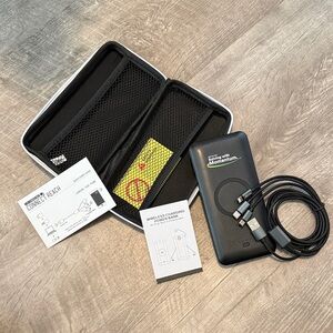 Wireless Charging Power Bank in Black
